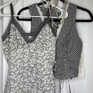 Black and white tank top bundle